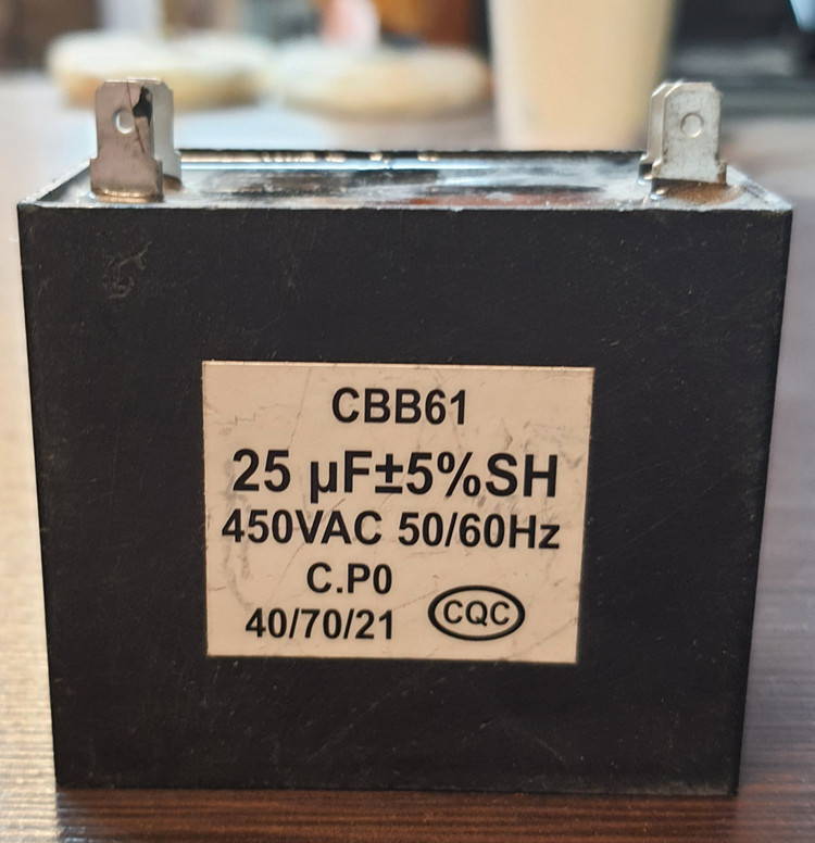 خازن ۲۵میکروفاراد ۴۵۰ ولت کتابی فبشی